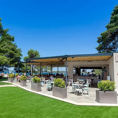 Pinia Sunny By Valamar *