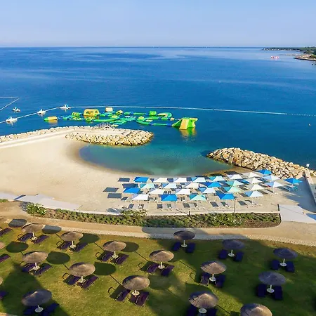 Pinia Sunny By Valamar *